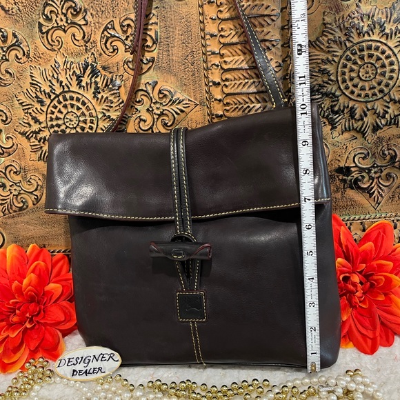 DOONEY BOURKE Florentine Toggle Dark Brownish Black Leather Crossbody VGC - Picture 10 of 14